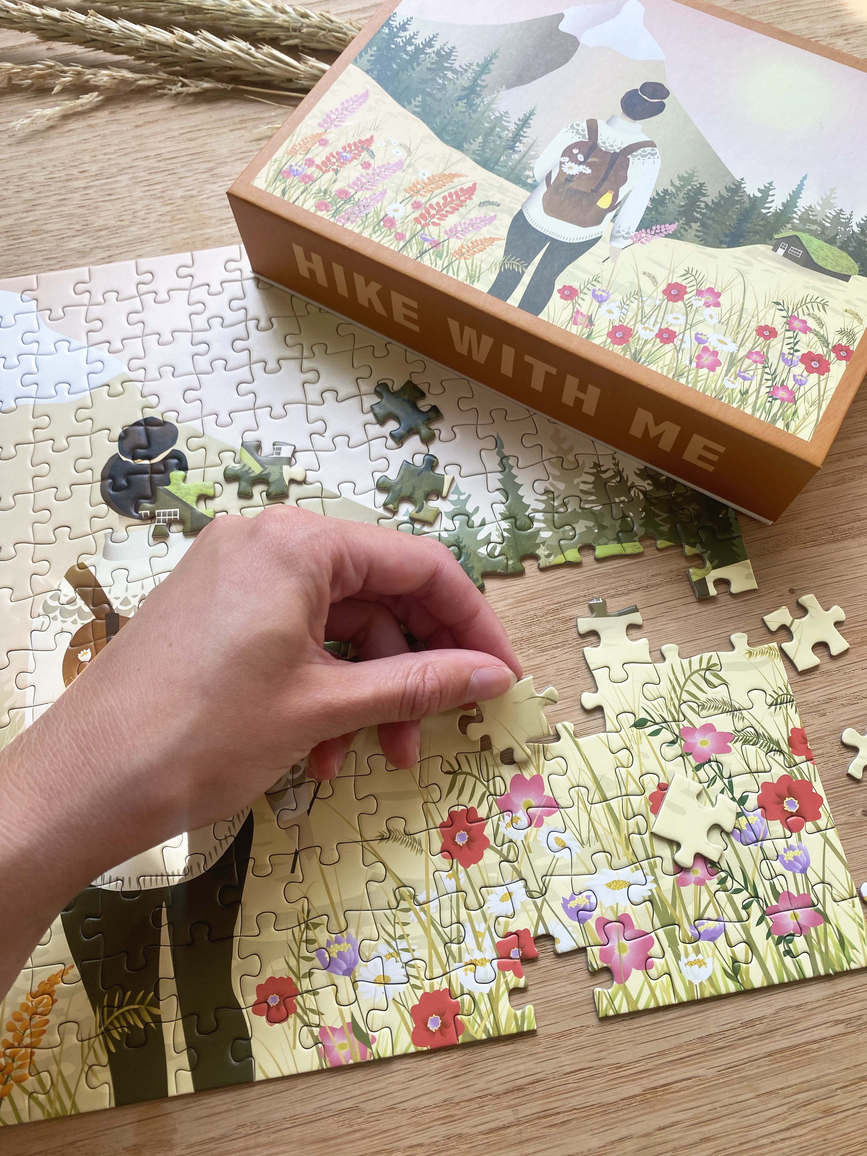 HIKE WITH ME- puzzle with 300 pieces