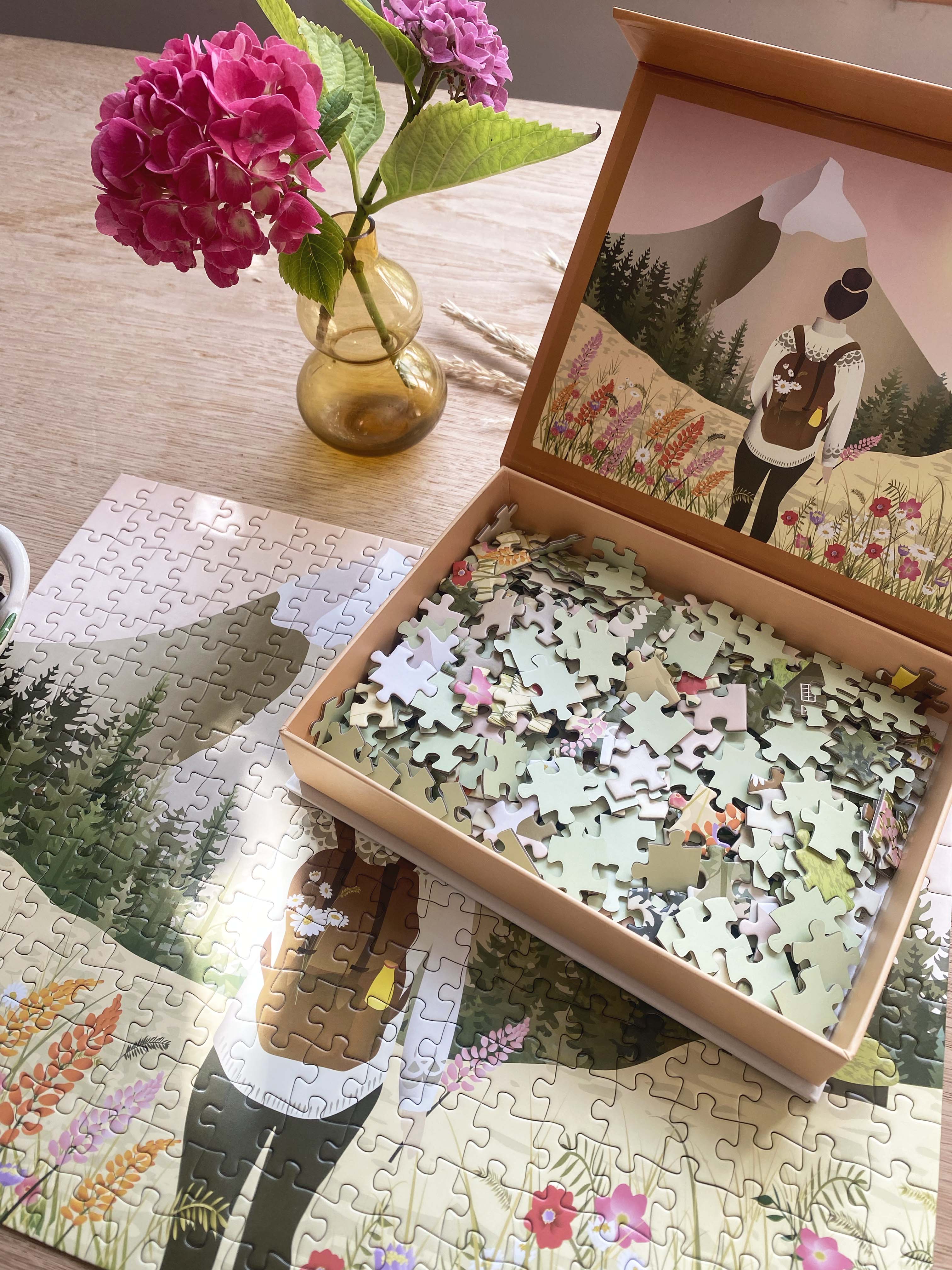 HIKE WITH ME- puzzle with 300 pieces