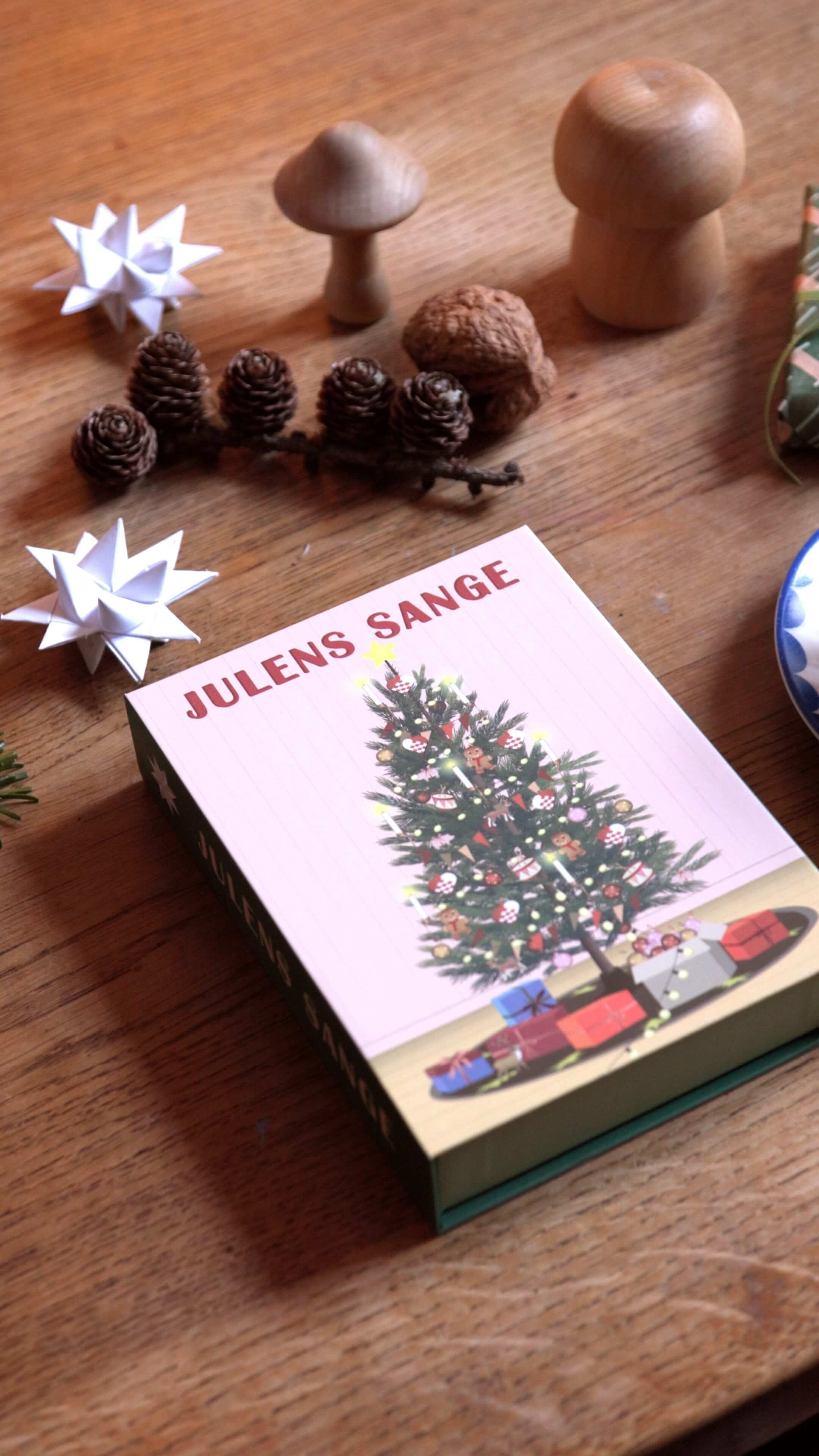 CHRISTMAS SONGS - 15 songbooklets in a box (in Danish)